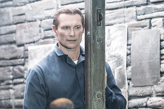 The Silence of the Lambs production photo 3 | The Silence of the Lambs UK Tour